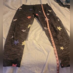 Secret Treasures Brown Heathered Leggings with Multicolor Stars